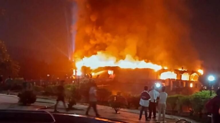 Goa Club Fire Case: गोवा क्लब फायर केस में बड़ा एक्शन, पुलिस ने 13 आरोपियों के खिलाफ दाखिल की चार्जशीट, सुरक्षा नियमों की अनदेखी आई सामने