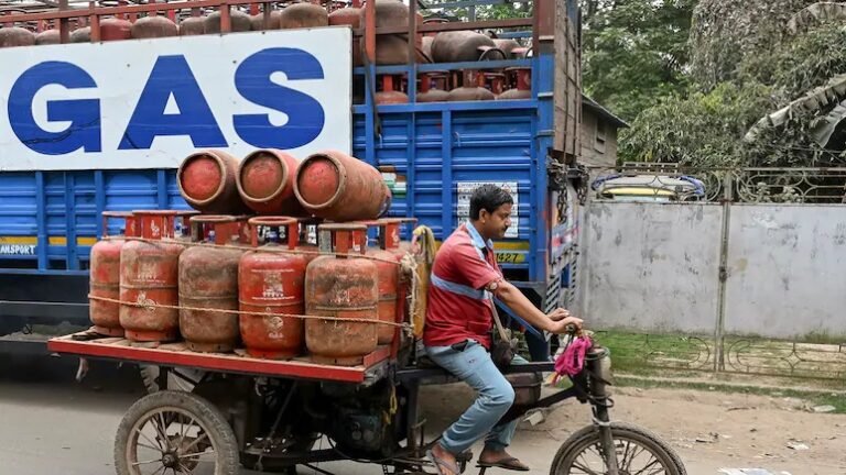 LPG Gas Cylinder Shortage: देश में LPG संकट पर राहत की खबर, सप्लाई सामान्य, कहीं भी गैस की कमी नहीं – सरकार ने उत्पादन बढ़ाया