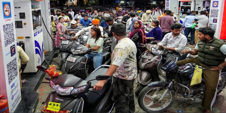 Petrol Diesel Crisis In India : ईरान-इजरायल तनाव का असर भारत पर, पेट्रोल-डीजल की मांग 15% बढ़ी, कई शहरों में राशनिंग शुरू