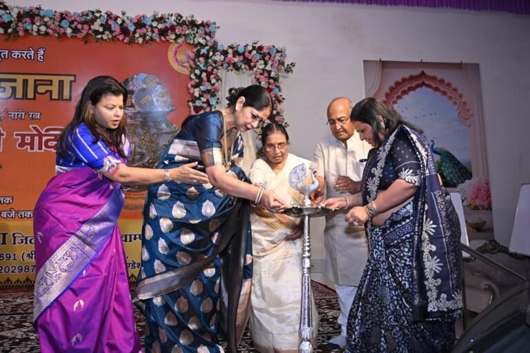 चांपा में “कुबेर का खजाना” कार्यक्रम का भव्य आयोजन, राज दीदी ने दिए सफलता और समृद्धि के मंत्र
