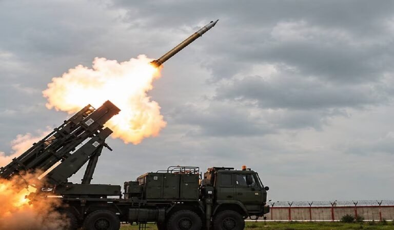 दुश्मन पर सटीक प्रहार की तैयारी, DRDO ने लंबी दूरी के पिनाका रॉकेट का सफल परीक्षण किया